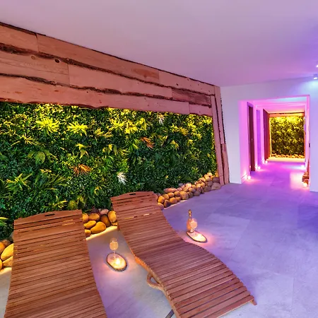 Hibrido Boutique & Hotell 3*
