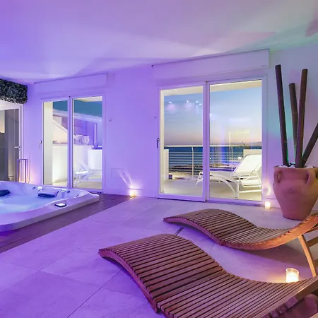 Hibrido Boutique & Hotell 3*
