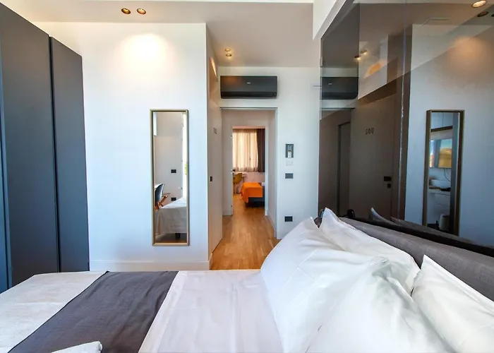 Hibrido Boutique & 3*