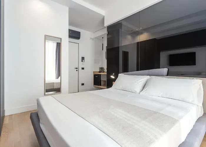 Hibrido Boutique & 3*